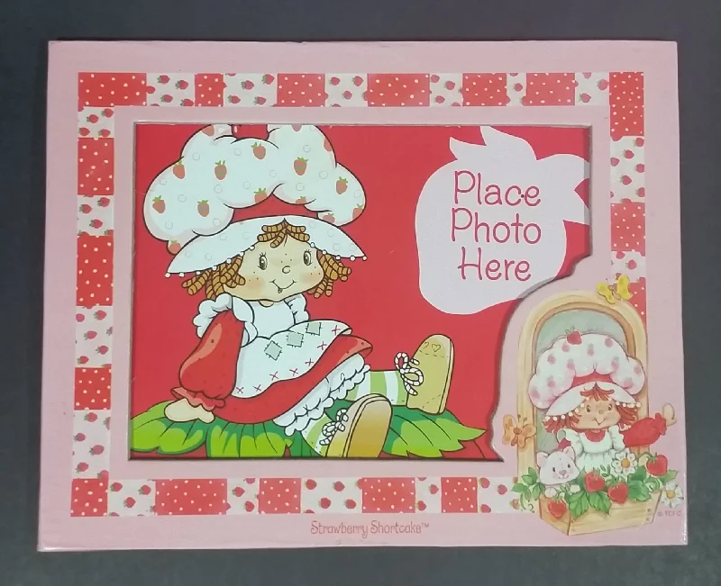 Collectible Strawberry Shortcake Photo Frame Fridge Magnet