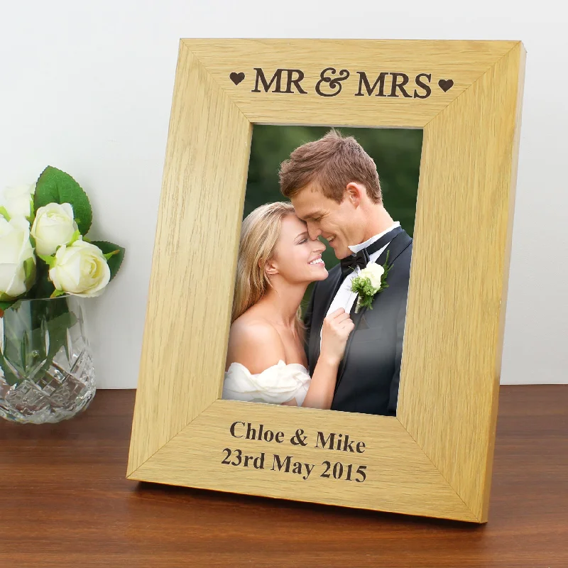 Personalised Oak Finish 4x6 Mr & Mrs Photo Frame - Personalise It!