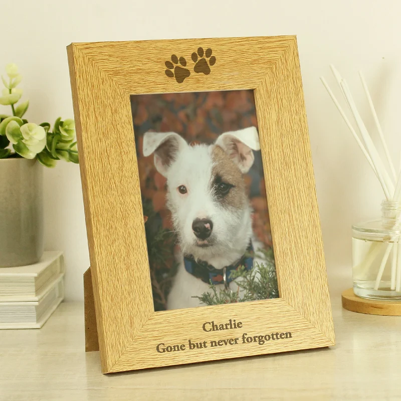 Personalised Oak Finish 4x6 Paw Prints Photo Frame - Personalise It!