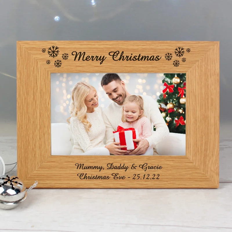 Personalised Oak Finish 6x4 Snowflake Photo Frame - Personalise It!